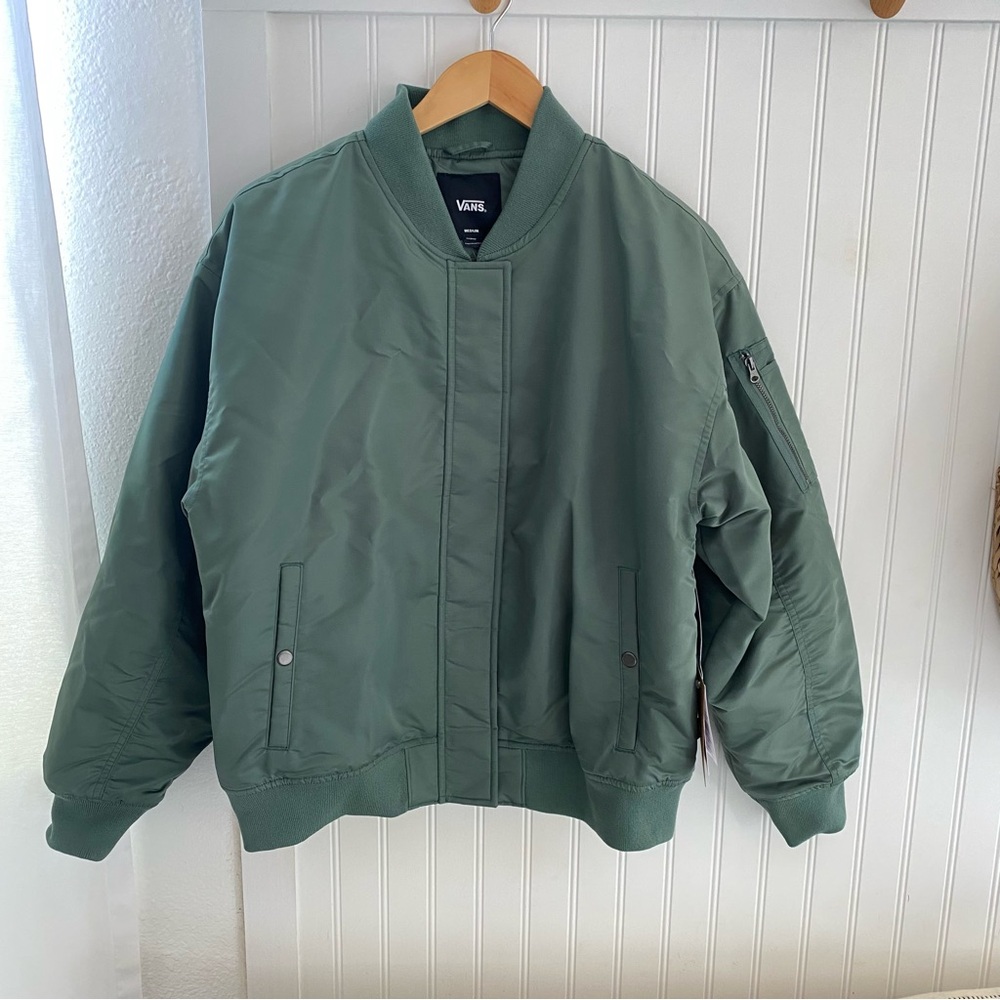 Vans Bennett Bomber Jacket Women’s Medium Nylon Green Snap Buttons Pockets $130